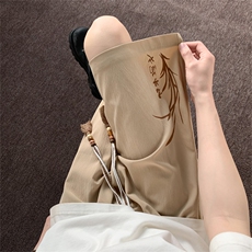 卡其色