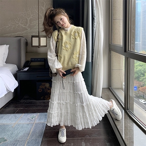 韩系时尚减龄两件套女2025初春新款黄色花朵针织马甲蕾丝内搭套装图片