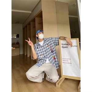 蓝色格子棉麻衬衫女夏季设计感木耳边甜美娃娃衫宽松泡泡短袖上衣图片