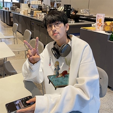 白色