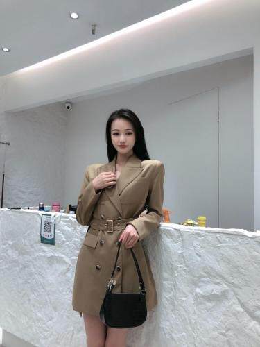 羊毛面料，女装，KUNSWEAR琨丝薇尔(3F)