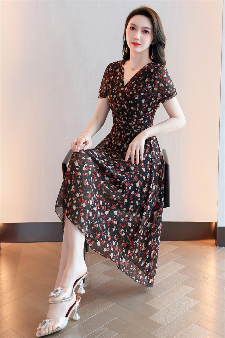 法式短袖V领真丝连衣裙女夏高级感收腰显瘦气质碎花桑蚕丝大摆裙,女装连衣裙,罗得堡