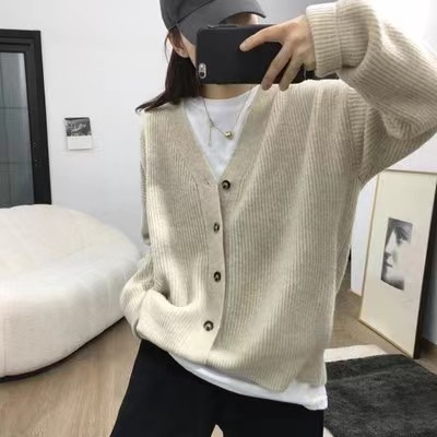 时尚百搭V领羊毛开衫 宽松显瘦针织外套图片