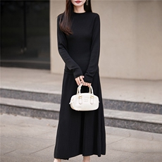2025年秋季新款百搭女士羊毛圆领套装裙，女装套装/套裙，圣丽羊绒