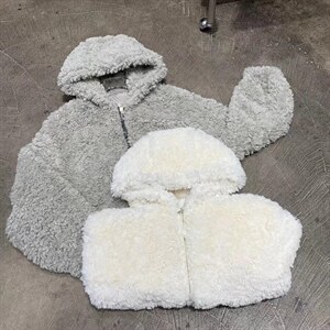 带帽短款外套图片