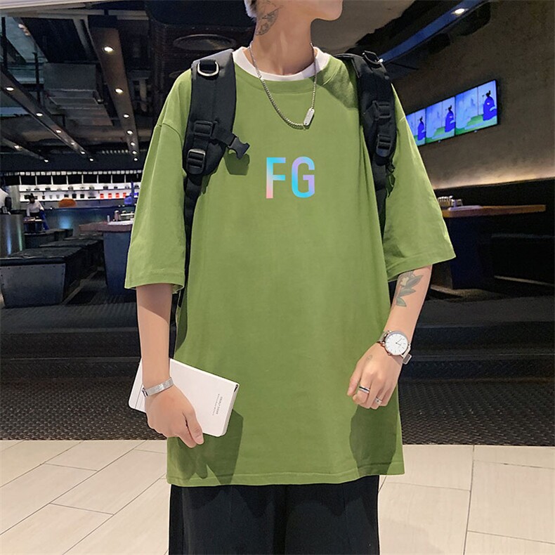 黑色