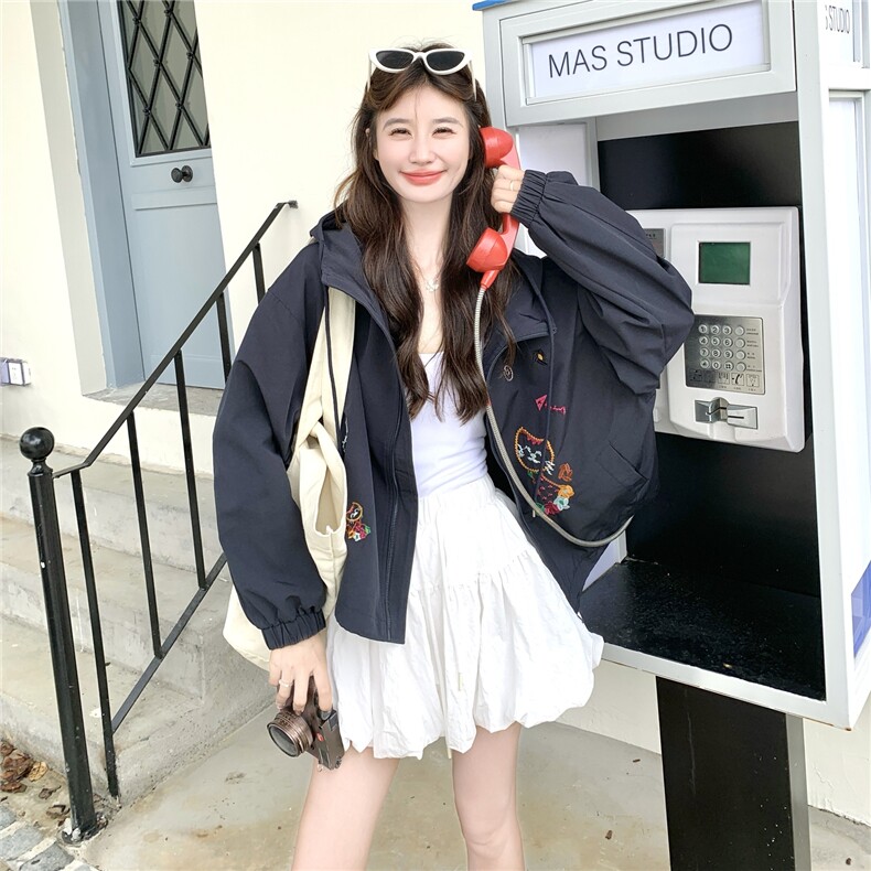 复古卡通刺绣翻领连帽外套女2025秋季新款设计感宽松百搭短款上衣,女装短外套,慧尚2-185