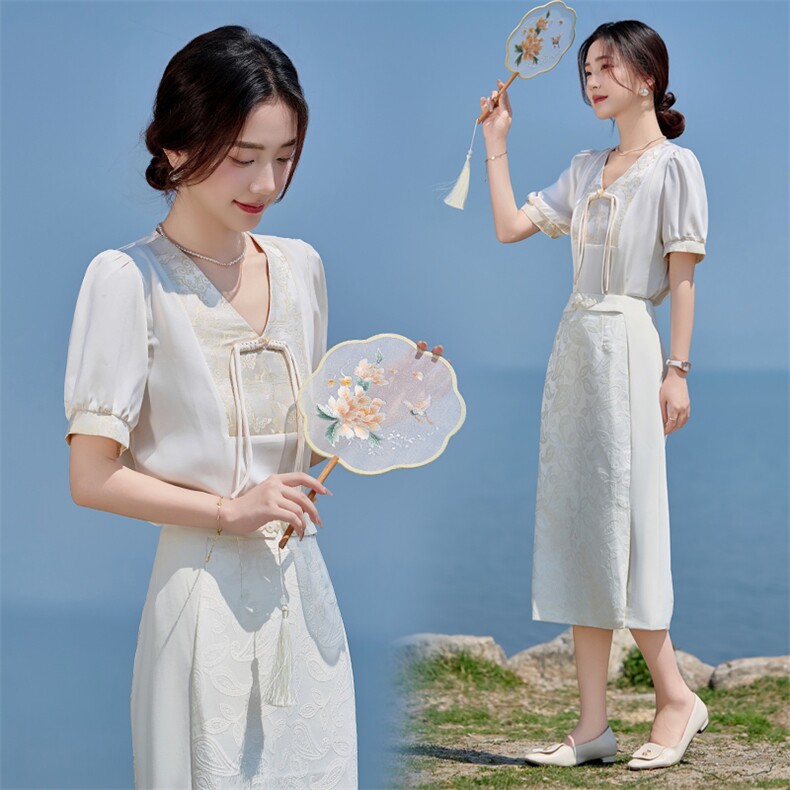 2025年夏季新中式复古提花短袖上衣V领时尚减龄，女装衬衫，火爆靓佳人