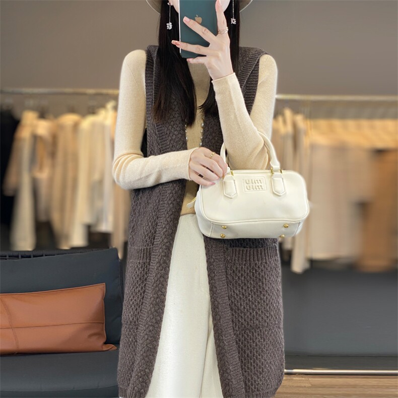 25秋冬100%纯羊毛连帽开衫女无袖马甲中长款毛衣宽松带兜坎肩外套，女装马甲，邦太羊绒