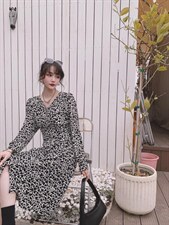 2022年爆连衣裙，设计师款，品牌连锁贴牌款，女装连衣裙，秀薇拉