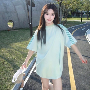 抖音得物品质二开240克宽松纯棉美式潮牌印花三条杠中性风短袖T恤图片