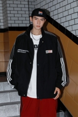 1港风美式复古印花字母图案设计双袖三杠织带夹克男JK77766P75控，男装夹克，星座227-7