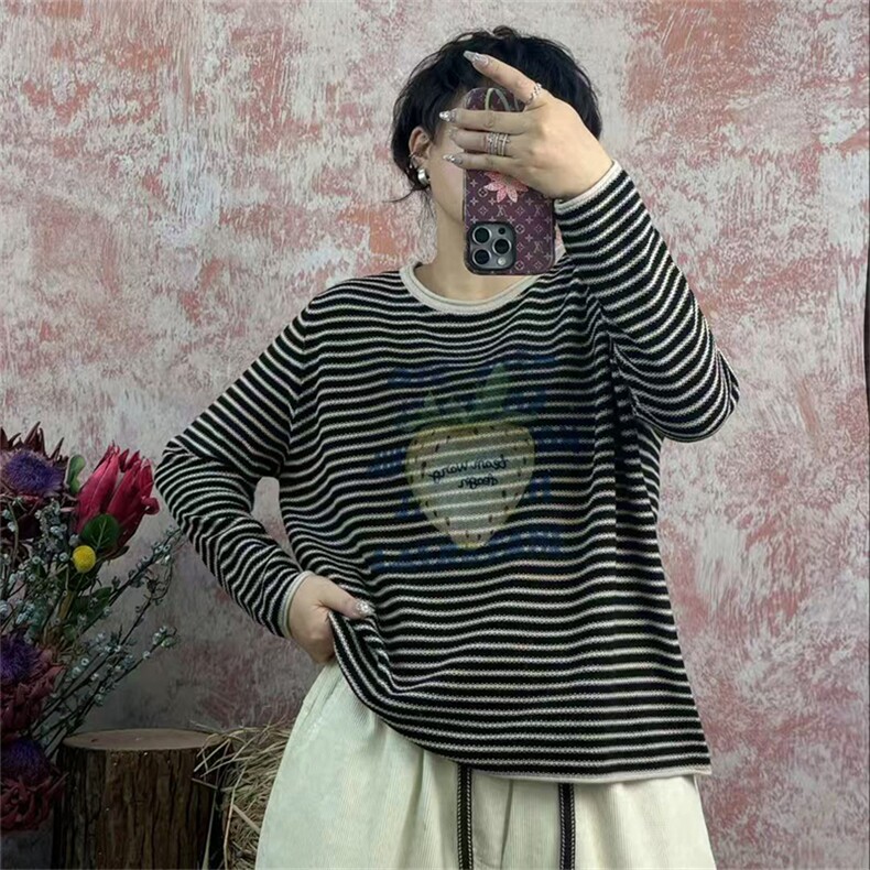 2025年秋季新款草莓条纹针织圆领女士上衣时尚休闲通勤百搭,针织衫/毛衣,秋虹羊绒