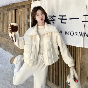 米白色设计感拼接羽绒服女2025冬季新款韩系洋气保暖90白鸭绒外套图片