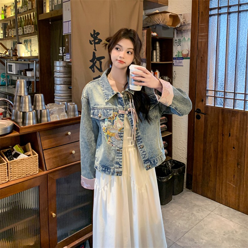 国风新中式刺绣盘扣牛仔短外套女2025春秋新款高级感显瘦夹克上衣,女装牛仔外套,多米2-075
