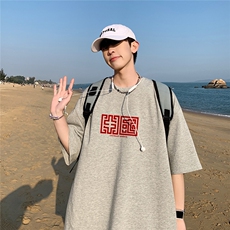 浅灰色