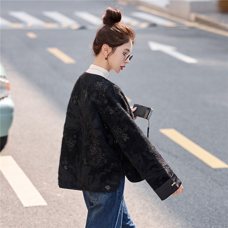 真兔毛绒短外套女冬季2025新品显瘦气质小众设计感新中式时尚女装,女装短外套,意芙