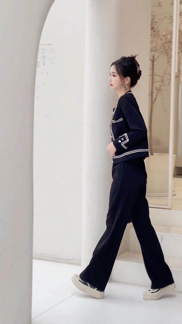 2023年小香套裙，其它，贻思茗