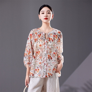 碎花中袖上衣女七分袖高端2025夏季宽松版减龄衬衫轻薄天丝防晒衣图片