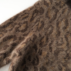 2025年秋季时尚百搭通勤简约休闲棕豹纹拉链开衫，女装羊绒衫，致织羊绒