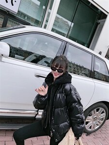 2021冬季新款新款时尚休闲宽松连帽防羊羔毛拉链羽绒服图片
