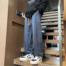 深灰色