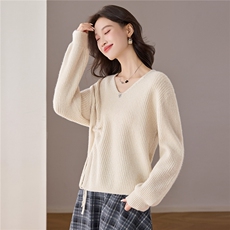 高级针织设计感V领蕾丝打底衫2025年秋季新款宽松抽绳针织衫新款，女装羊毛衫，艾米