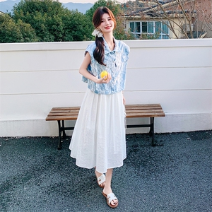 温柔风蕾丝马甲吊带裙套装女2025年夏季新款韩系减龄连衣裙两件套图片