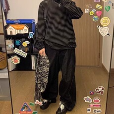 黑色