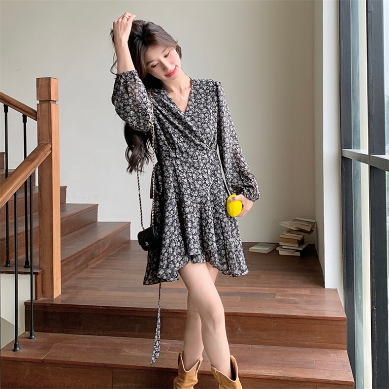 法式复古碎花连衣裙女2025春季新款收腰显瘦气质V领长袖洋气裙子,女装连衣裙,欧黛芙妮