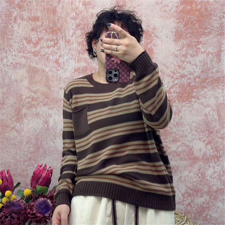 2025年秋季新款带兜条纹针织圆领上衣时尚休闲通勤百搭，女装针织衫/毛衣，秋虹羊绒