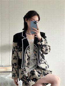 富士山下套装 满满的复古小风潮,女装职业装,Queena PHoebe