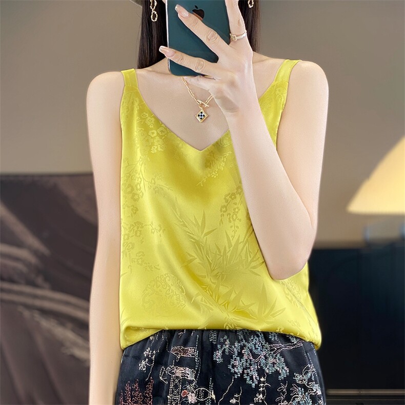 纯色2024年夏季时尚气质套头百搭显瘦V领吊带,女装背心吊带,绒宛羊绒