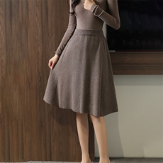 2025年秋季百搭中长款平面侧反针伞裙，女装半身裙，举月羊绒