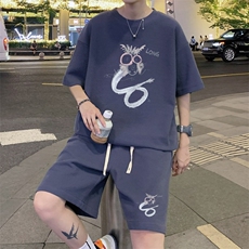 深灰色