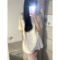 米白色