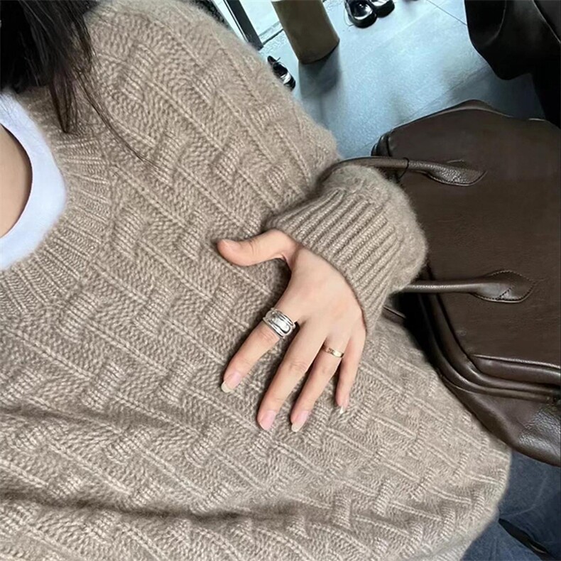 2025年秋季新款百搭女士12圆领鼓包套头羊毛衫,女装羊毛衫,新胜羊绒
