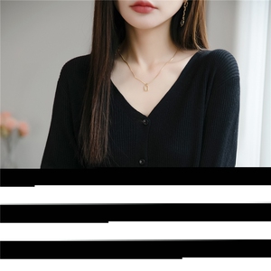 一线成衣V领纯羊毛针织开衫女秋冬新款简约小个子毛衣外套打底衫图片