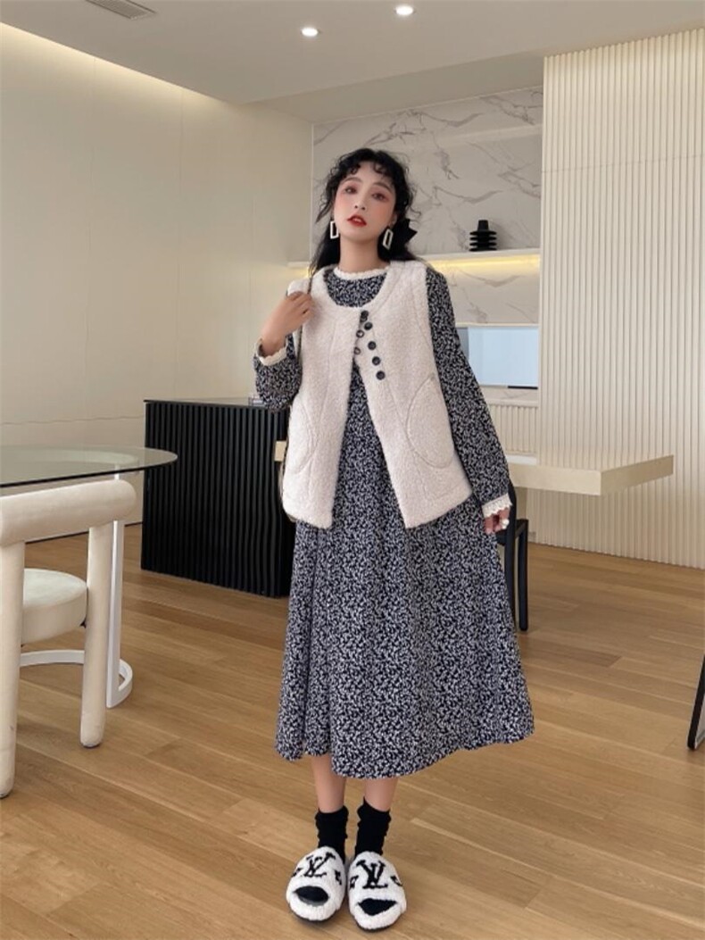 皮毛马甲配碎花裙一套好看，女装马甲，安玖拉