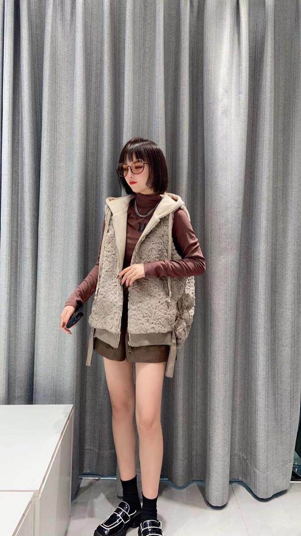 拼接款刺绣皮毛一体马甲百搭单品，女装马甲，姚姚家