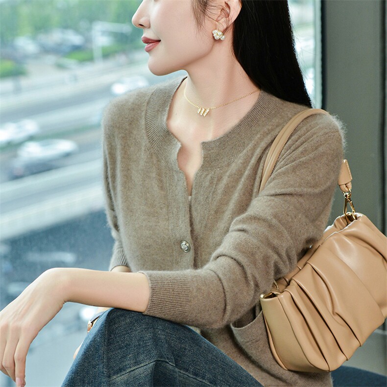 高级感灰色v领美拉德毛衣外套女秋冬季外搭羊毛针织开衫宽松上衣,女装羊绒衫,兴泰羊绒