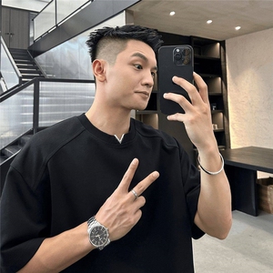 【有货】DAT07-特P33显肩宽小V设计款春夏男士短袖T恤高级感半袖图片