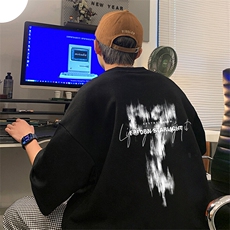 黑色