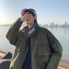 军绿色
