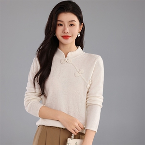 女士秋季新款修身显瘦中式盘扣梅竹花针织衫图片