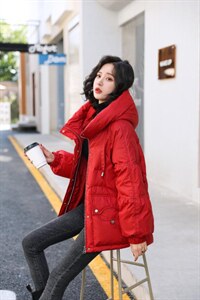 新款羽绒服,女装羽绒服,伊越