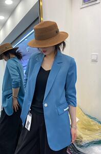 超显气质的一款西服外套，女神款图片