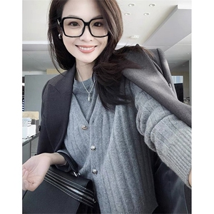 时尚百搭V领弹力羊毛开衫女款修身显瘦长袖针织衫外套图片