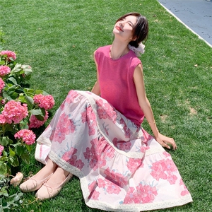 韩系清纯系绝美超火针织背心套装女夏季2025新款碎花半身裙两件套图片