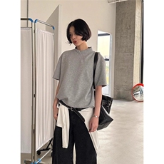 灰色